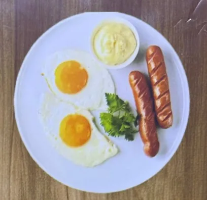 Яичница с сосисками