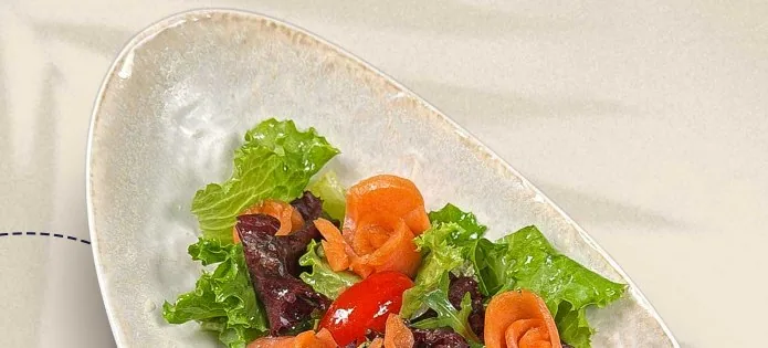 Микс салат с форелью